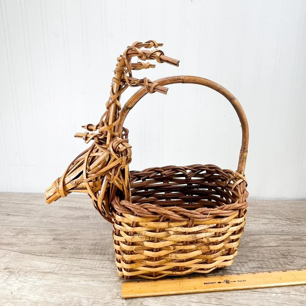 Vintage Wicker Reindeer Basket - Retro Woven Deer Basket